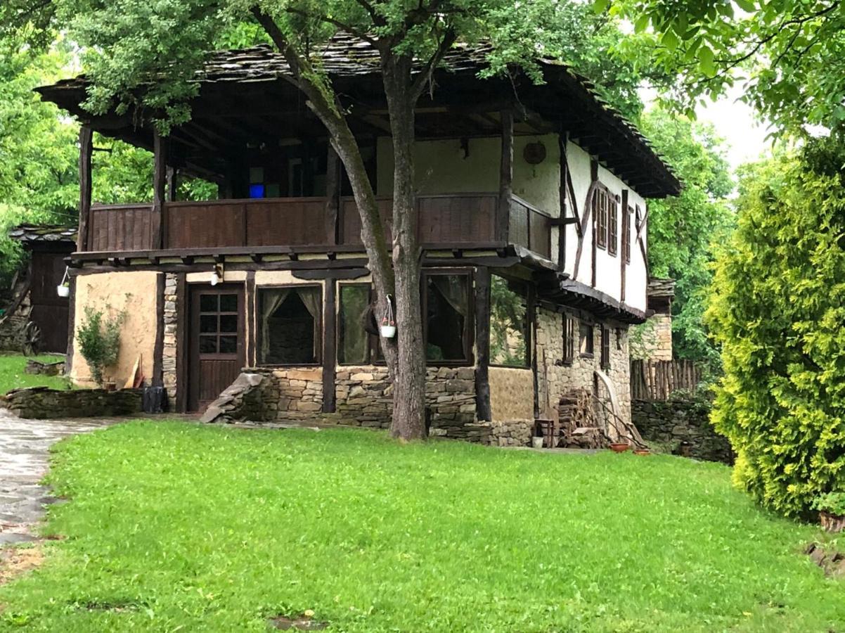 Etnographic Houses Dulbok Dol Exterior photo