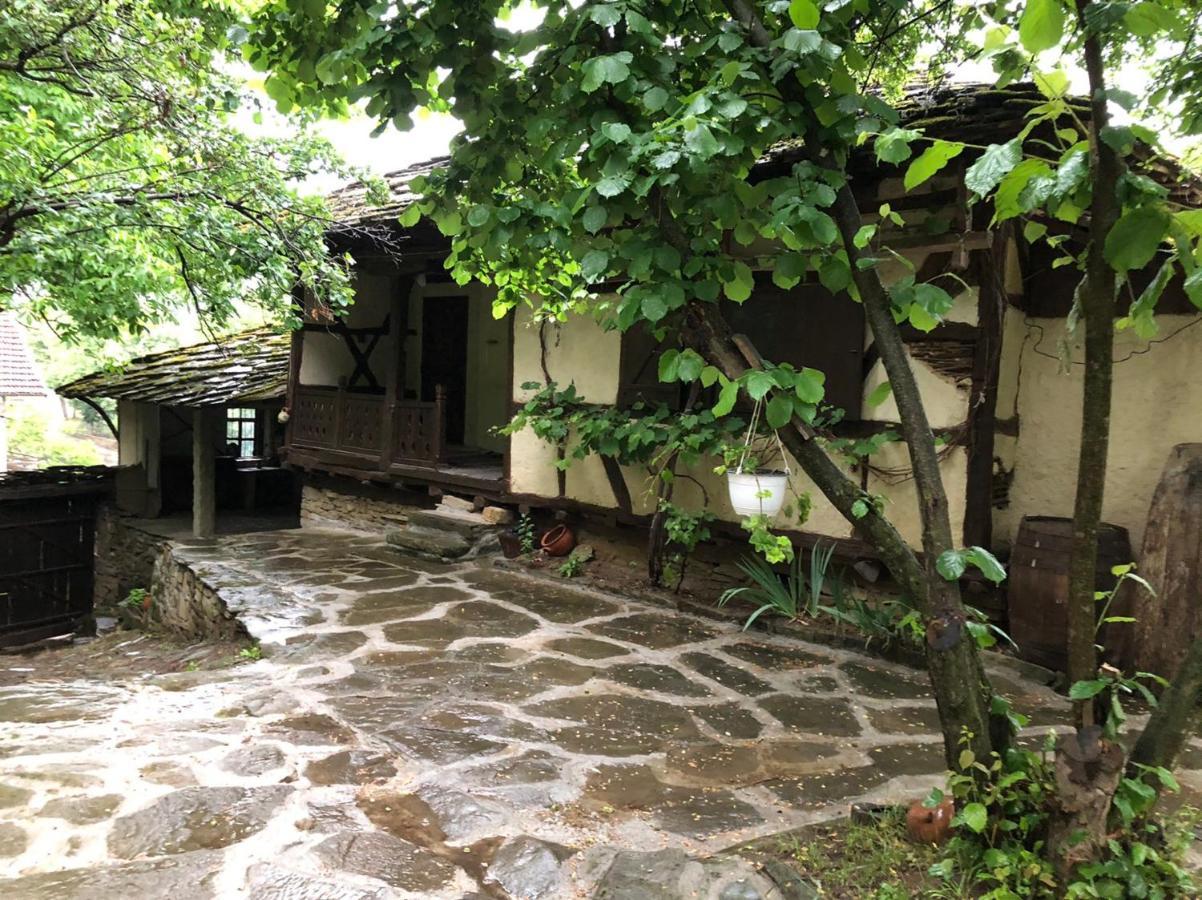Etnographic Houses Dulbok Dol Exterior photo