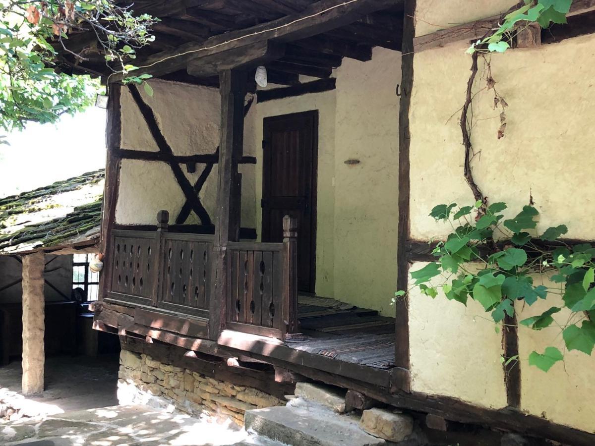 Etnographic Houses Dulbok Dol Exterior photo